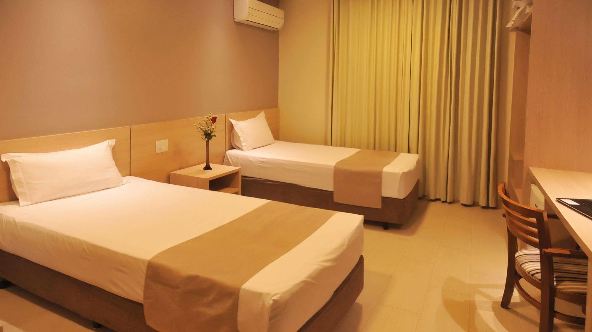 Valinhos Plaza Hotel Exterior photo
